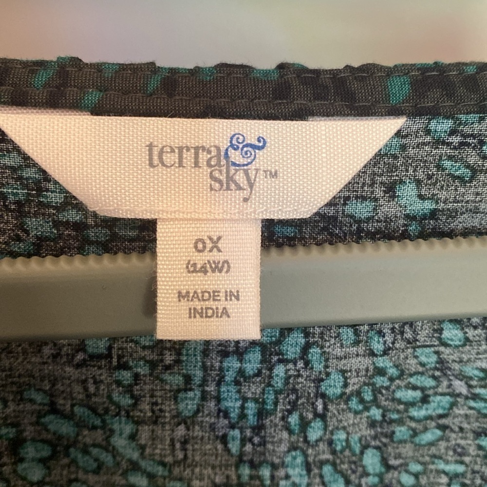 Ladies top Terra and Sky size 14 NWT - Picture 2 of 4